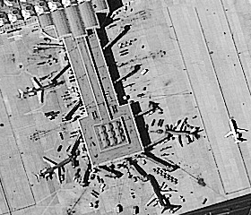 Vue partielle de l'aéroport de Washington DC, prise avec une résolution 1 mètres par Ikonos