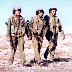 Soldats féminins israéliens à l'instruction